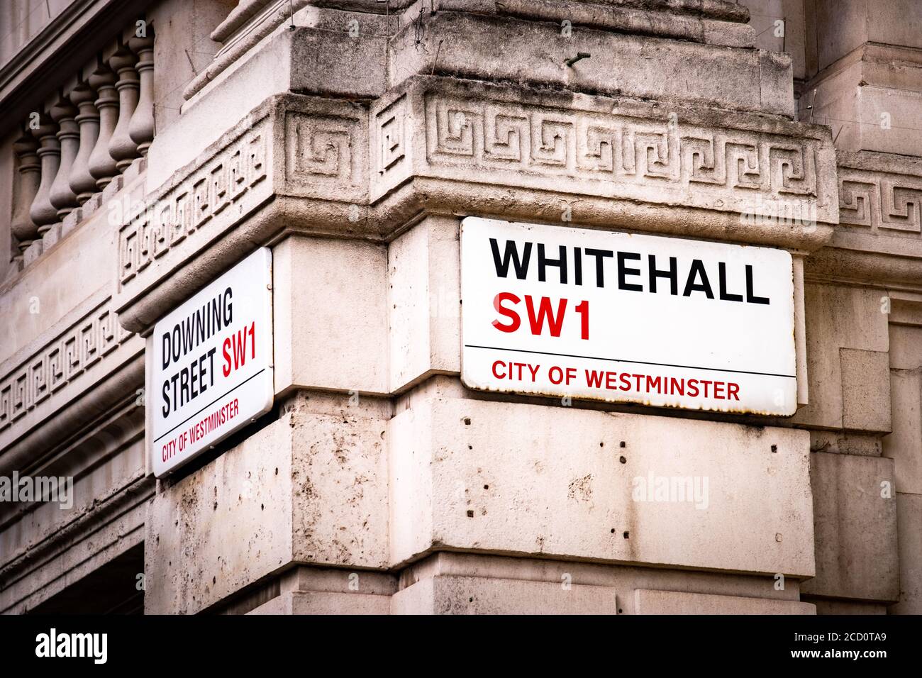 London-Whitehall und Downing Street Zeichen, der Sitz der Regierung des Vereinigten Königreichs Stockfoto