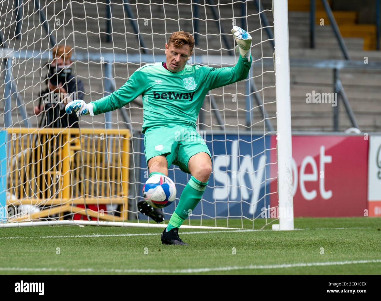 Torwart David Martin von West Ham United beim 2020/21 Pre Season Freundschaftsspiel zwischen Wycombe Wanderers und West Ham United am 25. August 2020 in Adams Park, High Wycombe, England. Foto von Liam McAvoy. Stockfoto