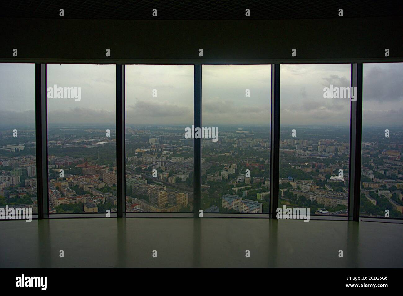 Ein Blick auf die Stadtansicht von Breslau durch Multiple Fensterbereiche Stockfoto