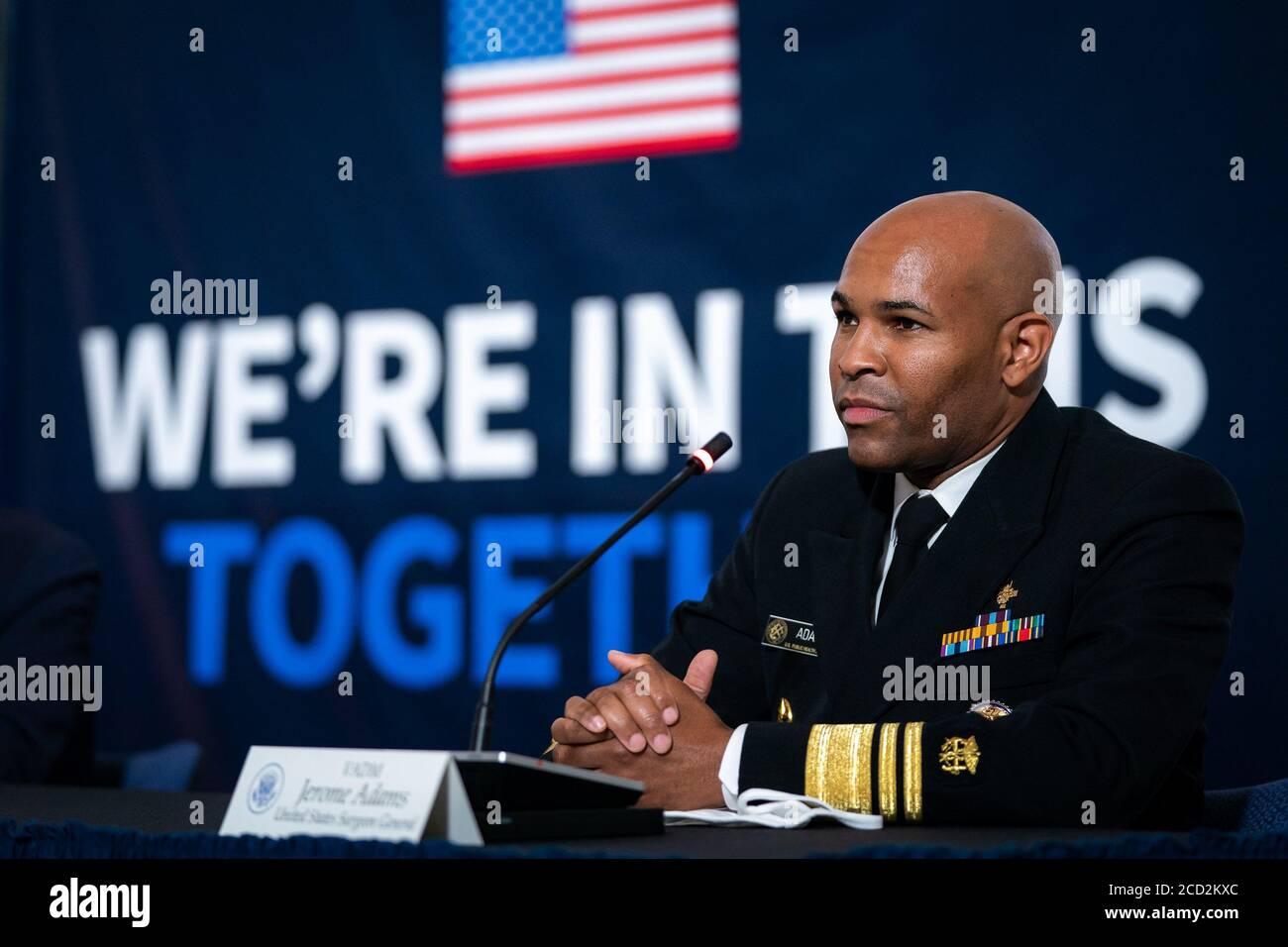 Der US-Chirurg General Jerome Adams nimmt am Donnerstag, dem 30. Juli 2020, am Roundtable zur Plasmaspende während der Coronavirus-Pandemie im US-amerikanischen Red Cross National Headquarters in Washington, D.C. Teil Stockfoto