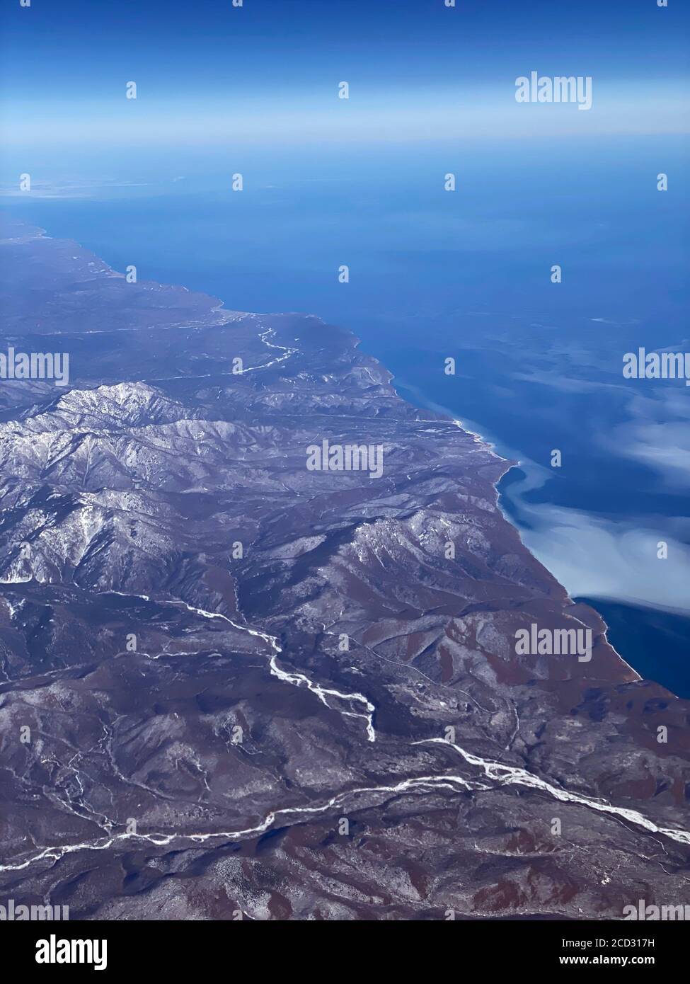 Die Küste des russischen Fernen Ostens südlich Swetlaja im Winter Stockfoto