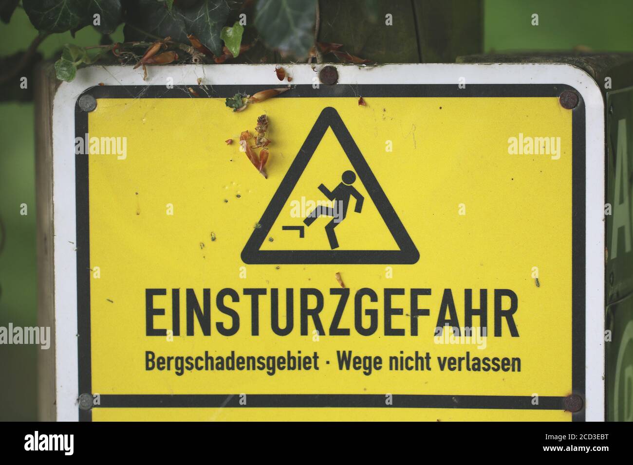 Warnschild gegen Bergbauschäden, bitte nicht die Wege verlassen, Deutschland Stockfoto
