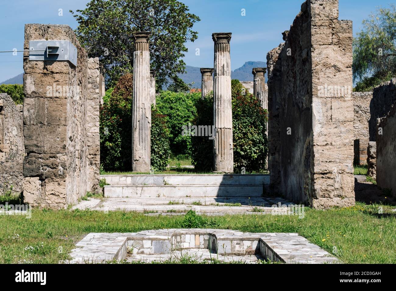 Ruinen eines antiken römischen Hauses in Pompeji, zerstört durch den Ausbruch des Vesuv im Jahre 79 v. Chr., Italien Stockfoto