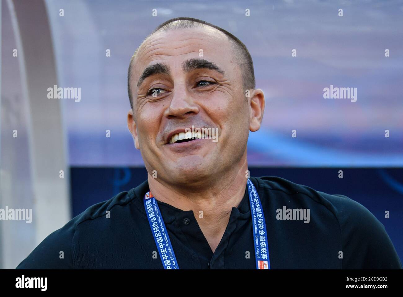 Ehemaliger italienischer Fußballprofi und aktueller Manager des chinesischen Clubs Guangzhou Evergrande Fabio Cannavaro reagiert im ersten Spiel der Runde Stockfoto