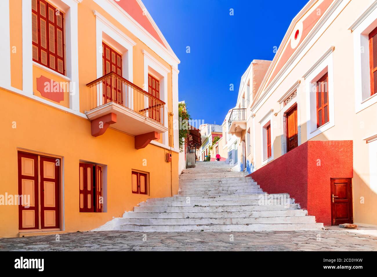 Symi, Griechenland. VEW auf bunten Symi Island Straßen. Reisen Griechenland ab Rhodos Island. Stockfoto