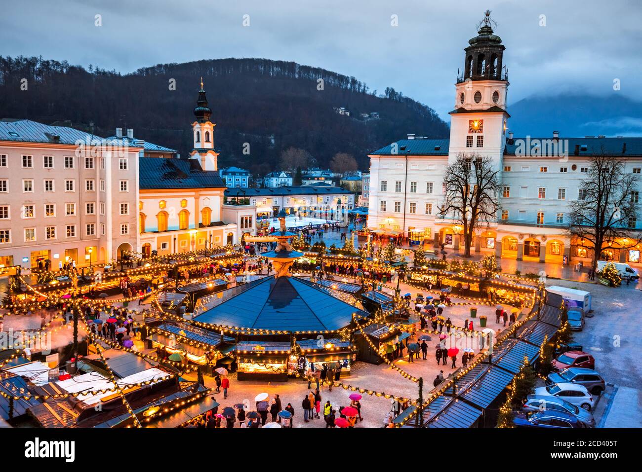 Weihnachtsmarkt und salzburger dom Fotos und Bildmaterial in hoher Auflösung Alamy
