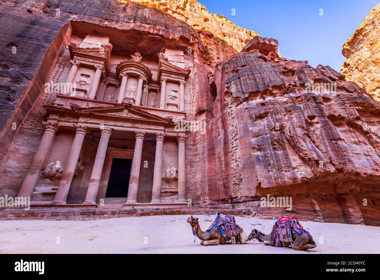 Wadi Musa, Jordanien - Siq und die Schatzkammer, Al Khazneh im alten Petra eines der neuen Sieben Weltwunder. Stockfoto