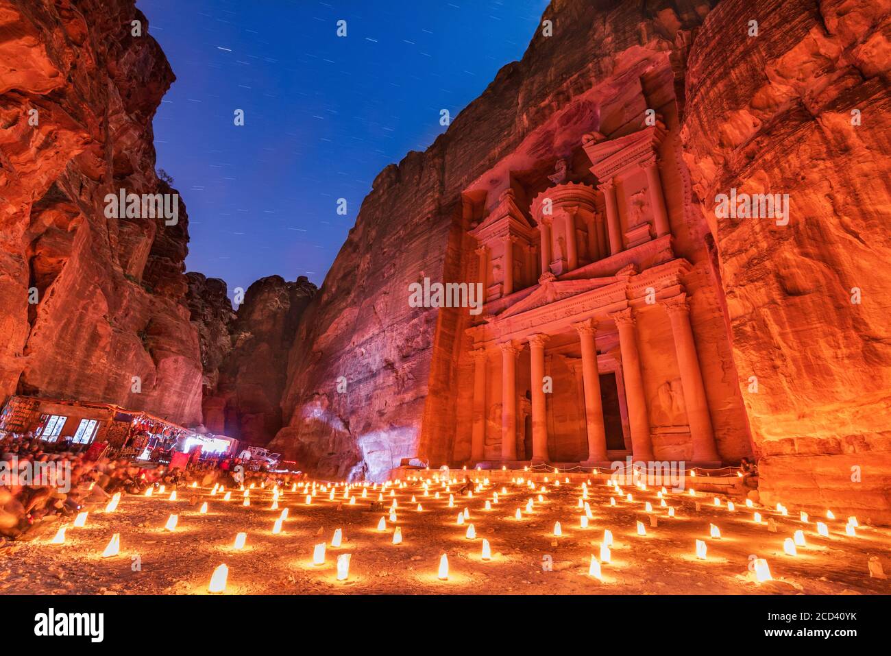 Petra, Jordanien. Al Khazneh in der antiken Stadt Petra Nacht als Schatzkammer berühmten Reiseziel im Nahen Osten bekannt. Stockfoto