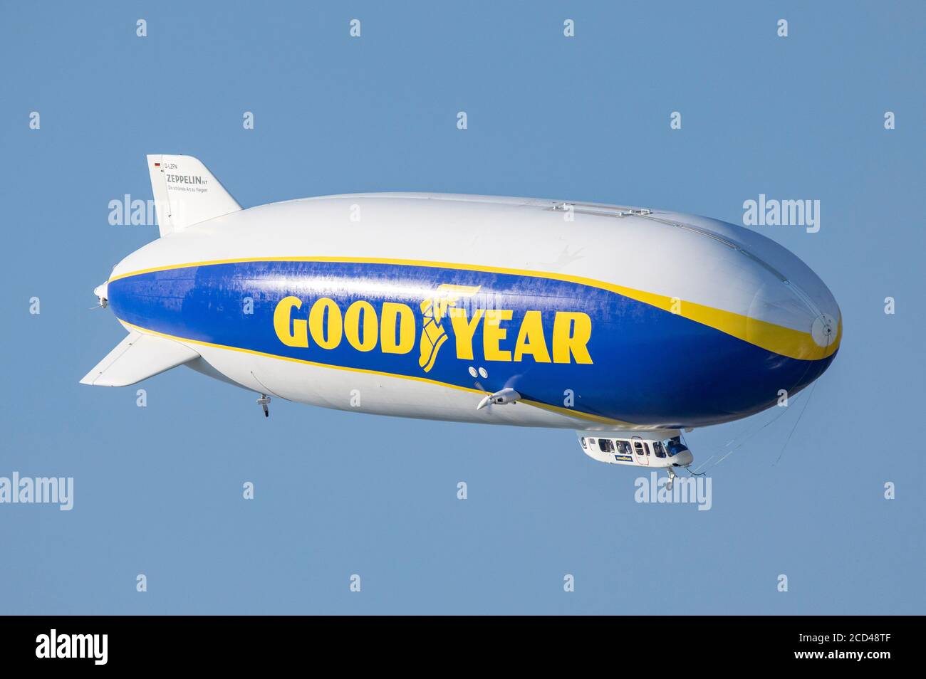 Friedrichshafen, Deutschland. August 2020. Zeppelin 'Goodyear' am Flughafen Groundsee. Friedrichshafen, 21. August 2020 Quelle: dpa/Alamy Live News Stockfoto