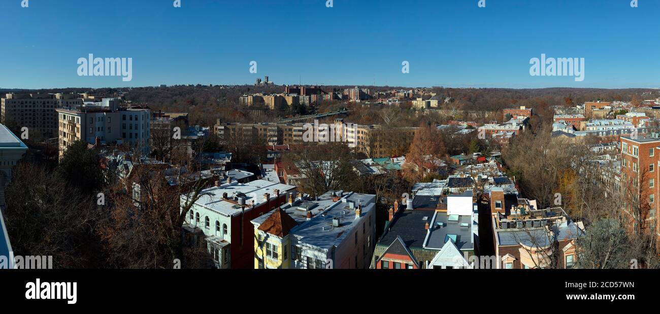 Blick von der Taft Bridge auf die Stadt unter klarem Himmel, Washington DC, USA Stockfoto