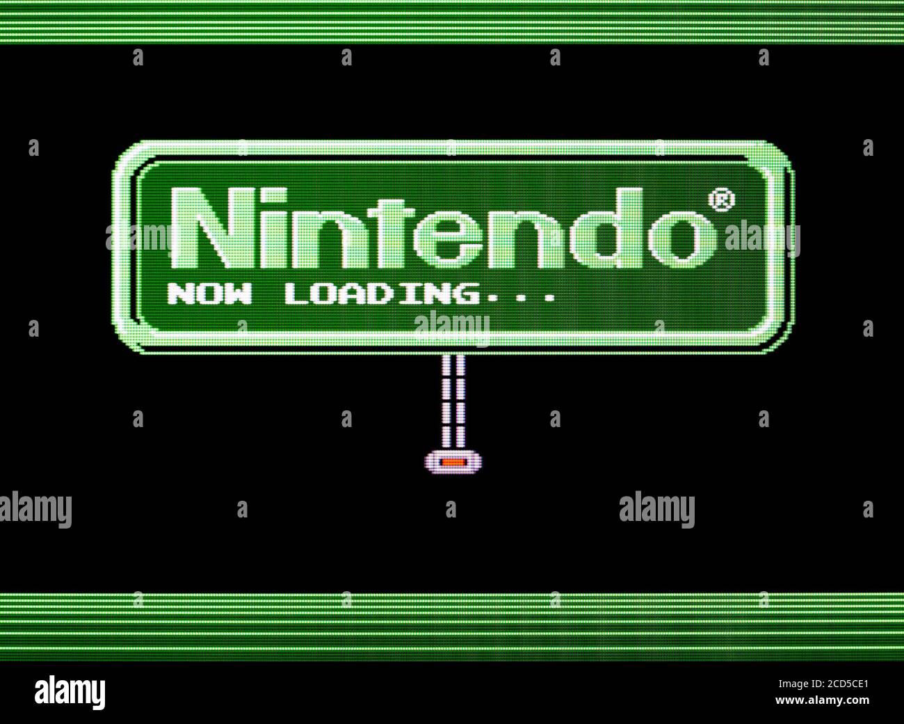 Bildschirm Wird Geladen - Nintendo Famicom Disk System Videogame - Editorial Nur verwenden Stockfoto