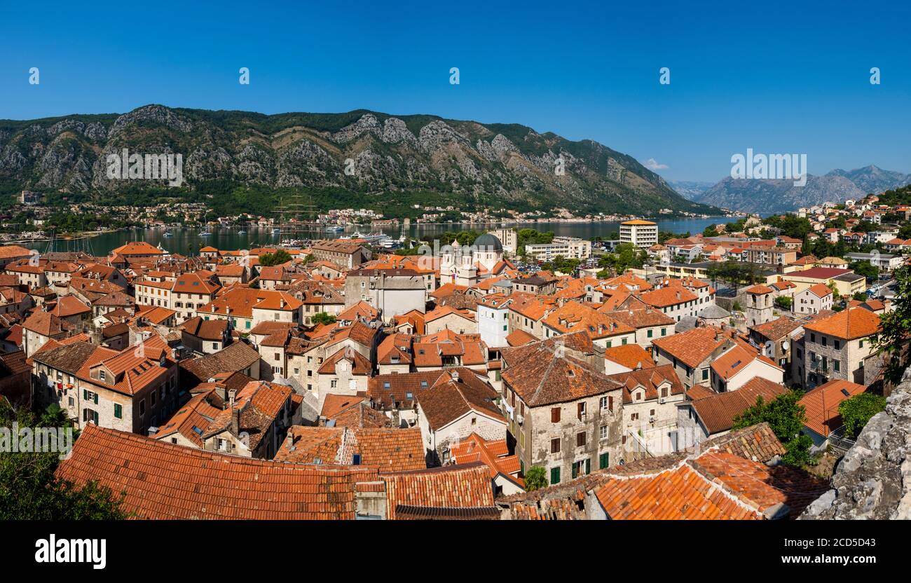 Luftaufnahme der Stadt Kotor von der Festung St. Roko, Kotor, Montenegro Stockfoto