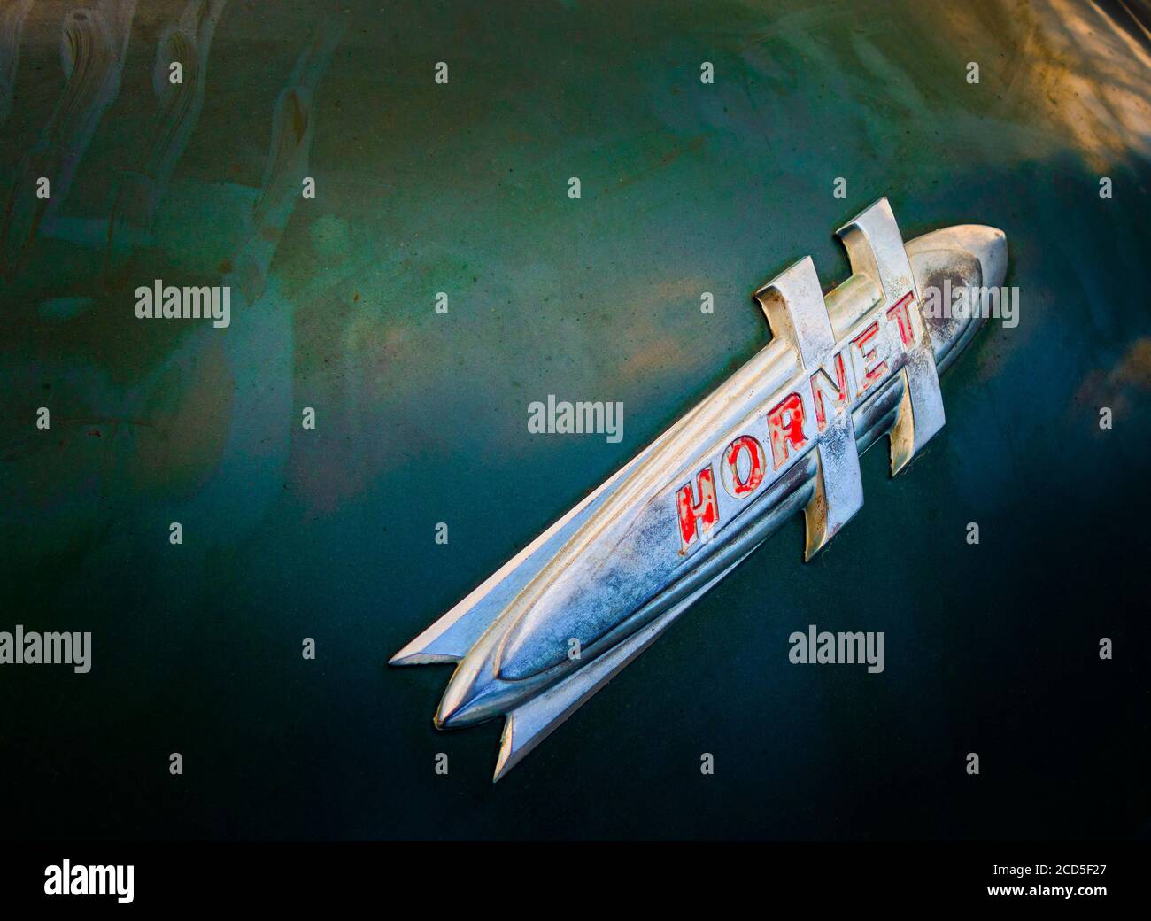 Nahaufnahme des Hudson Hornet Auto Emblems Stockfoto