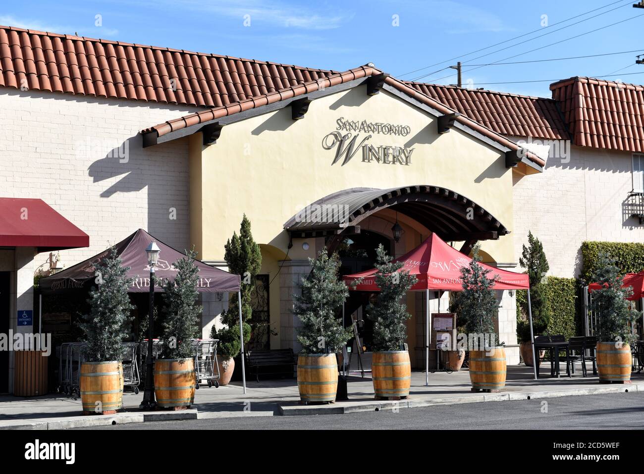 LOS ANGELES, KALIFORNIEN - 12. FEB 2020: Der San Antonio Winery Tasting Room im Stadtteil Lincoln Heights der Stadt ist seitdem in Betrieb Stockfoto