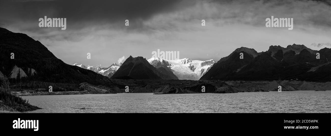 Landschaft mit Blick auf Root Glacier, Wrangell-St. Elias National Park, McCarthy, Alaska, USA Stockfoto