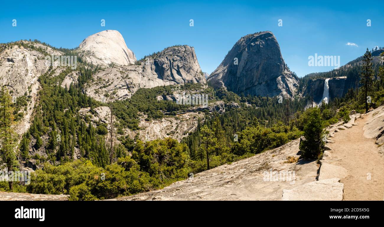 Liberty Cap und Nevada fallen auf den John Muir Trail, Yosemite National Park, Kalifornien, USA Stockfoto