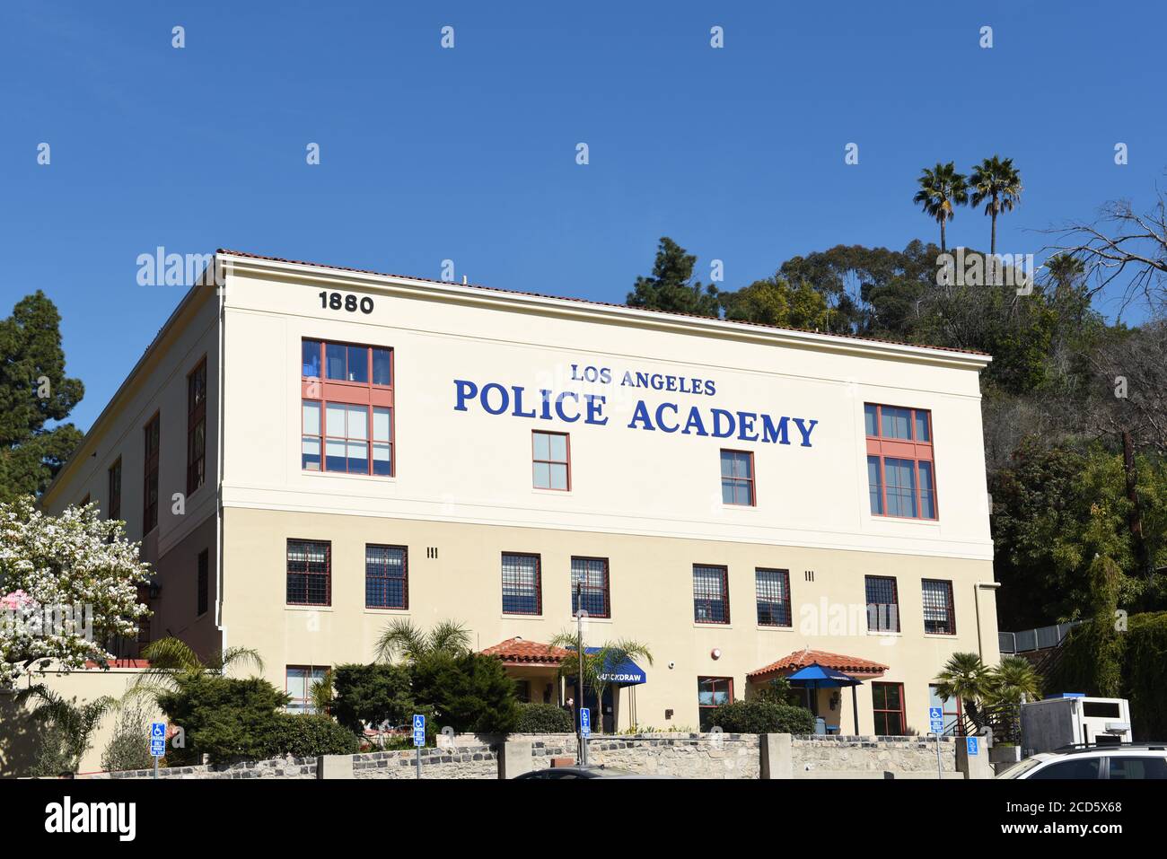 LOS ANGELES - 12 FEB 2020: Die Los Angeles Police Academy befindet sich im malerischen Elysian Park. In dieser einzigartigen Trainingsanlage befindet sich das Los Angeles Stockfoto