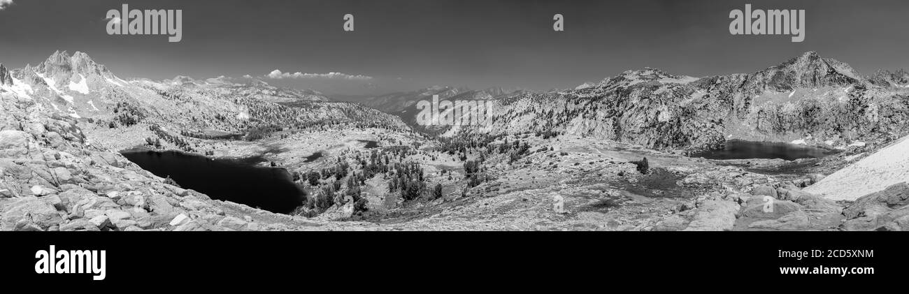 Berge und See, Sierra National Forest, Sierra Nevada Mountains, Kalifornien, USA Stockfoto