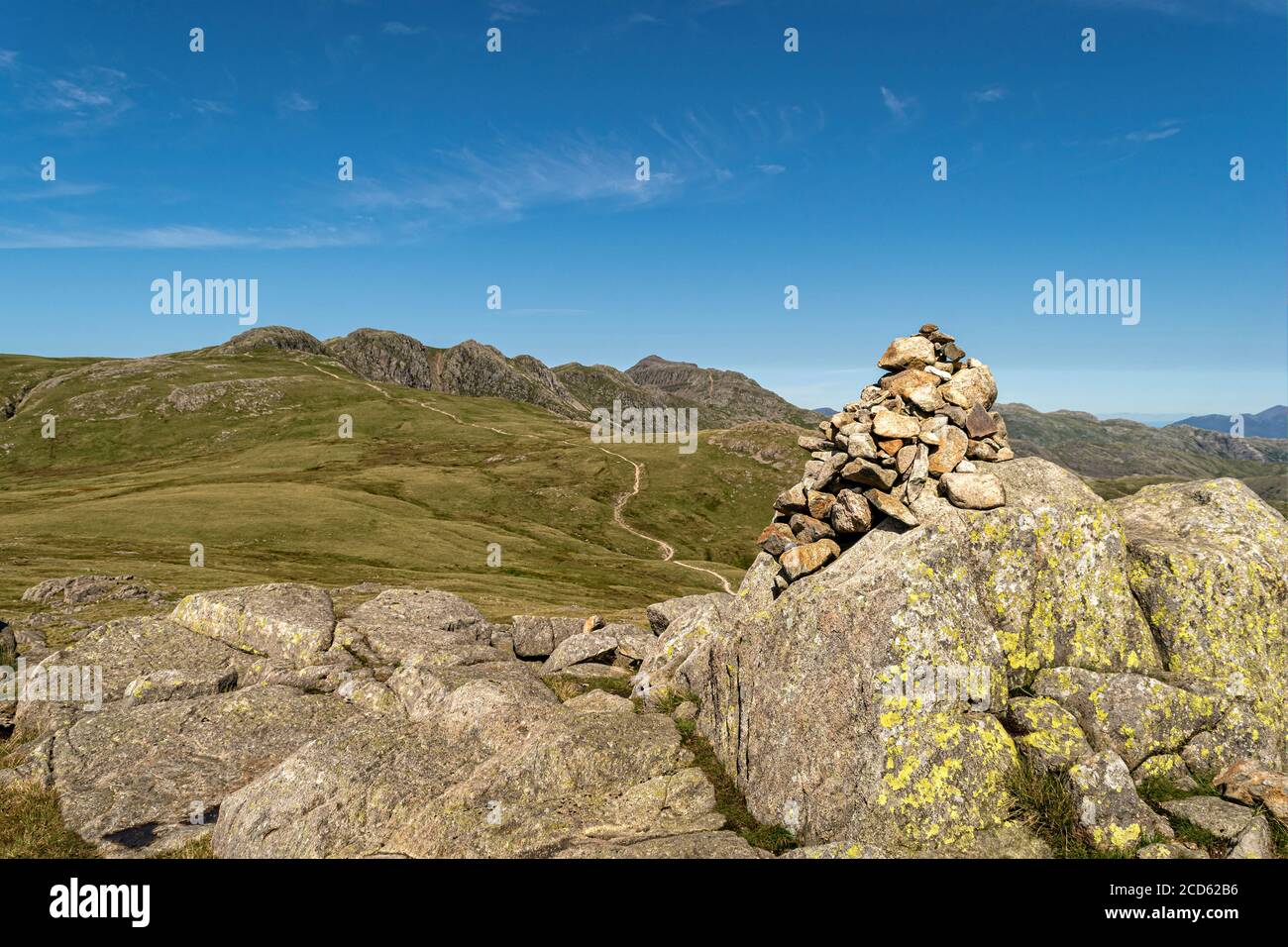 Blick über die Crinkle Crags vom selten besuchten Gipfel Von Cold Pike Stockfoto