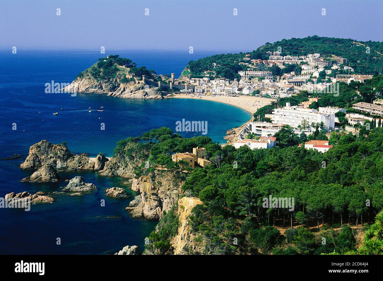 Küstenstadt mit Strand, Tossa de Mar, Costa Brava, Katalonien, Spanien Stockfoto