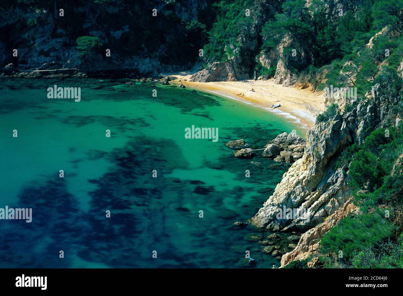 Landschaft mit Strand und Klippen, Tossa de Mar, Costa Brava, Katalonien, Spanien Stockfoto