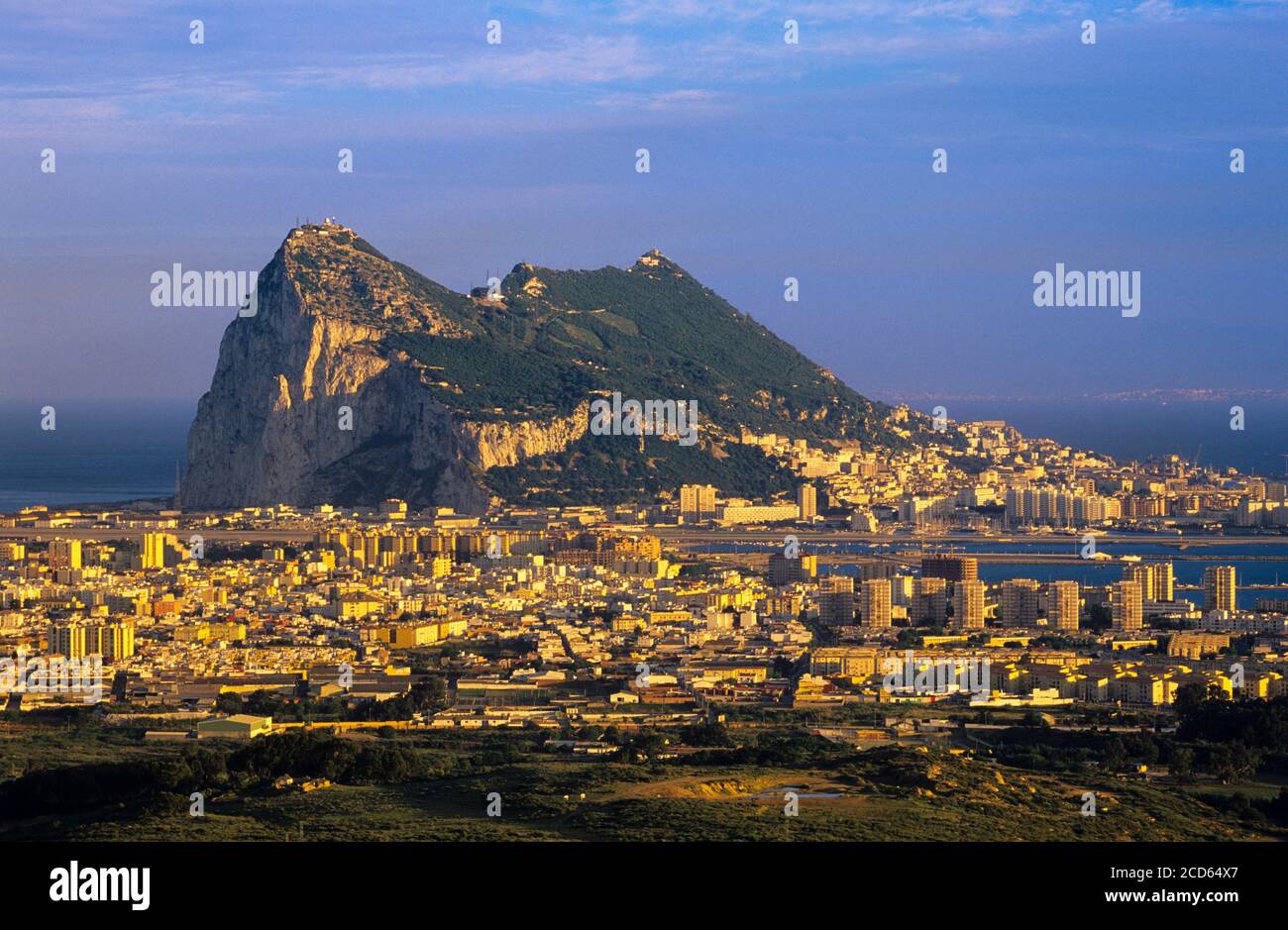 Felsen von Gibraltar und Stadt Gibraltar Stockfoto