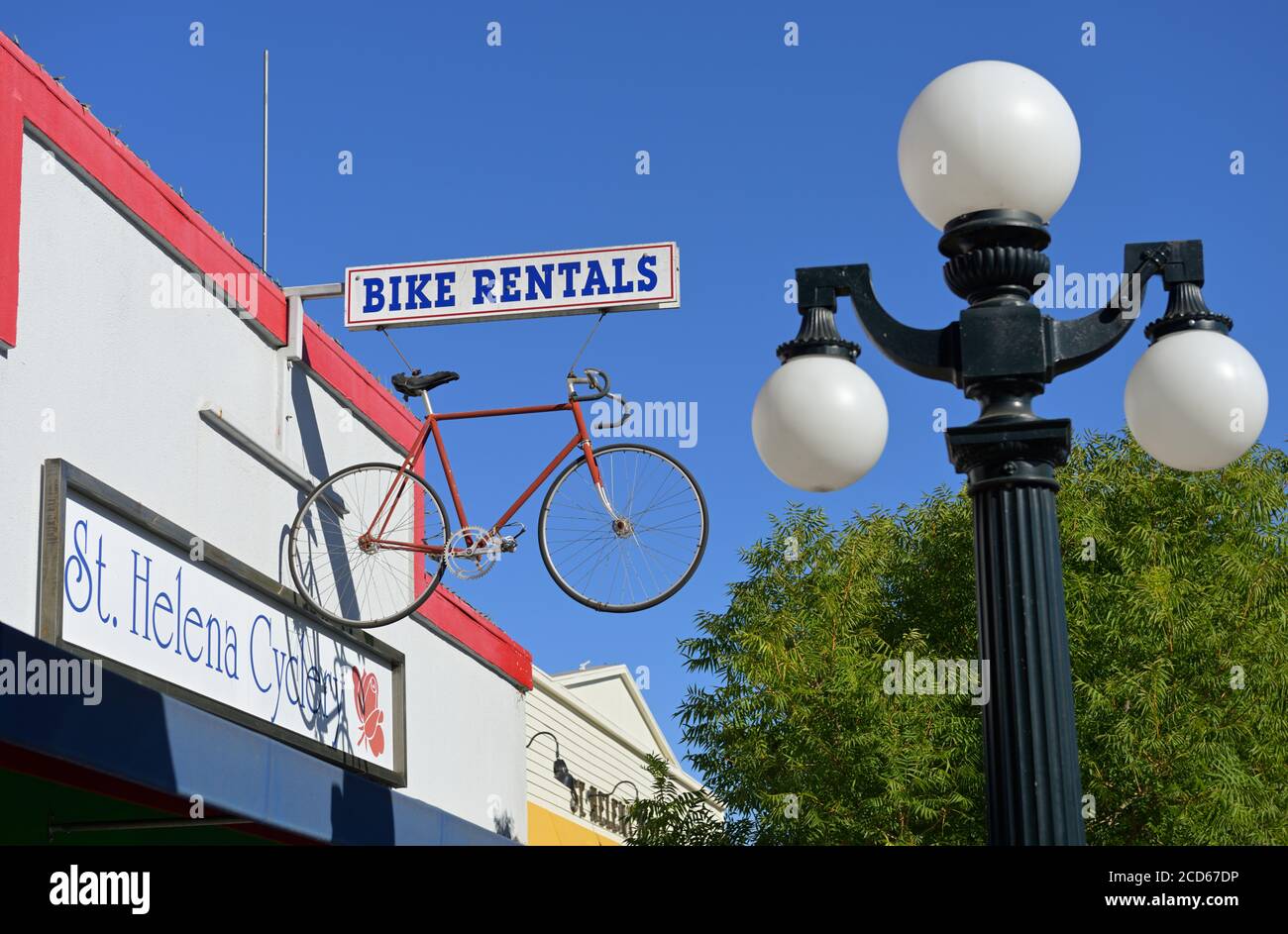 Fahrradverleih an der Main Street, St. Helena CA Stockfoto