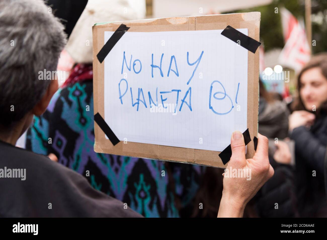 CABA, Buenos Aires / Argentinien; 23. Aug 2019: Text unterschreiben: Es gibt keinen Planeten B. Protest vor der brasilianischen Botschaft, für den Schutz des am Stockfoto