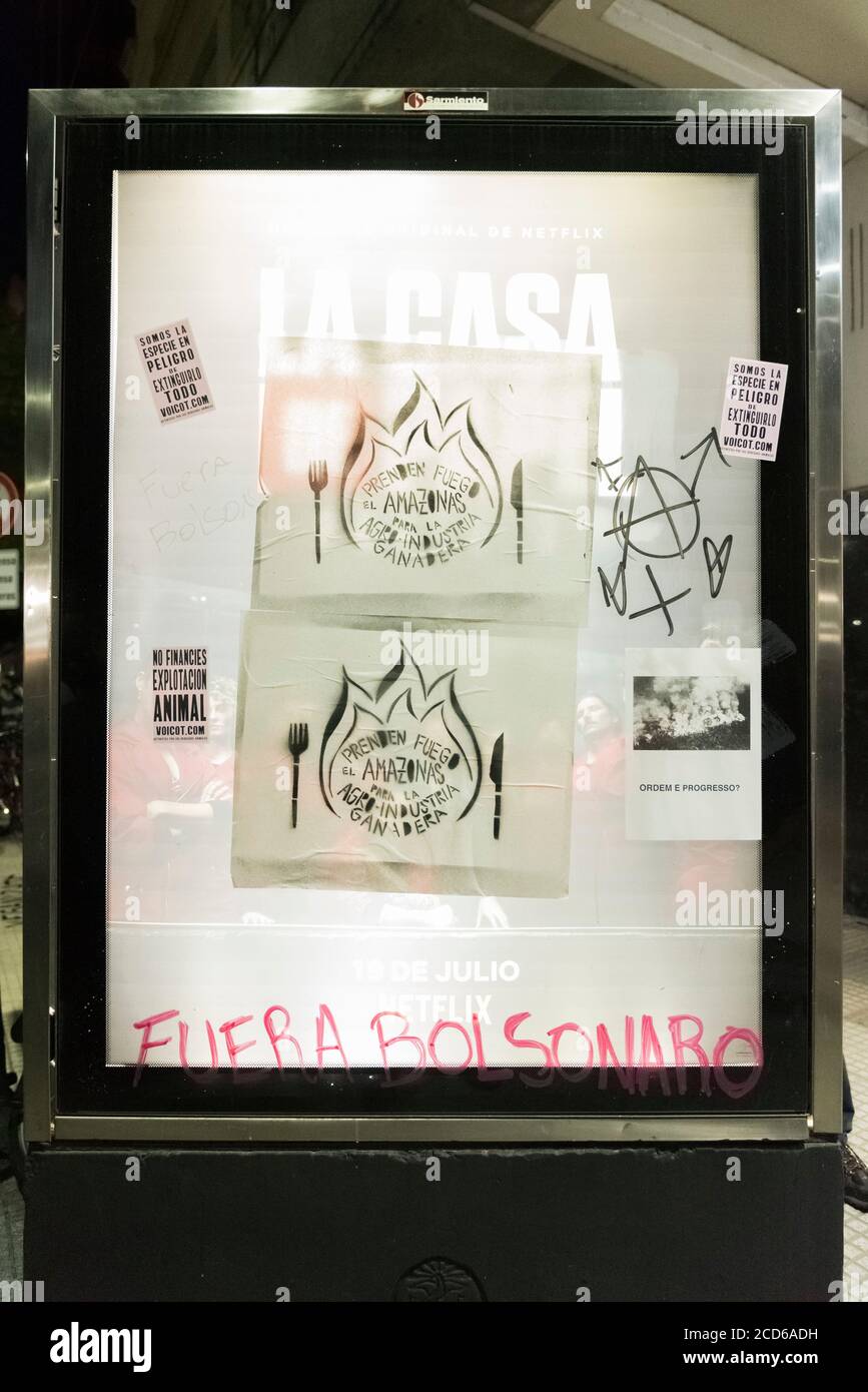 CABA, Buenos Aires / Argentinien; 23. August 2019: Protest vor der brasilianischen Botschaft, für den Schutz des brennenden Amazonas und gegen Brasilianer Stockfoto