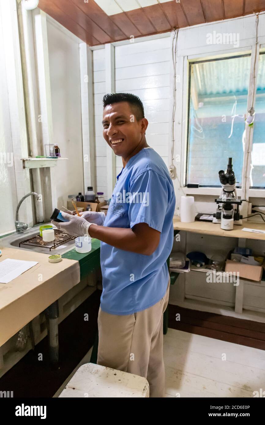 Yanamono Clinic befindet sich im Regenwald und ist verfügbar Für medizinische Dienste für die Riberenos Stockfoto