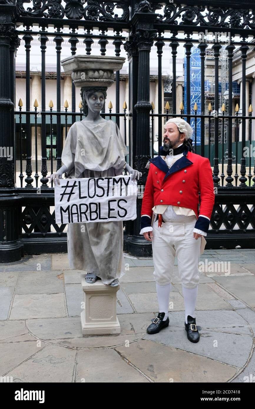 British Museum, London, Großbritannien. August 2020. Protest vor dem British Museum über die Elgin Marbles, das Museum öffnet heute wieder nach Schließung für Lockdown. Kredit: Matthew Chattle/Alamy Live Nachrichten Stockfoto