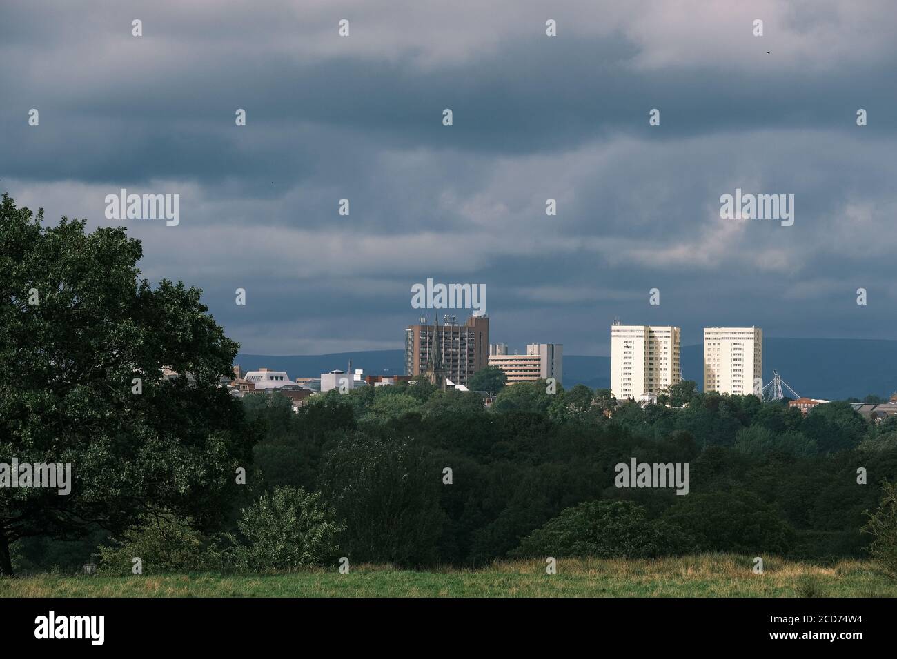 Preston, Großbritannien. Blick auf die Skyline von Preston City Centre von der Leyland Road. Stockfoto