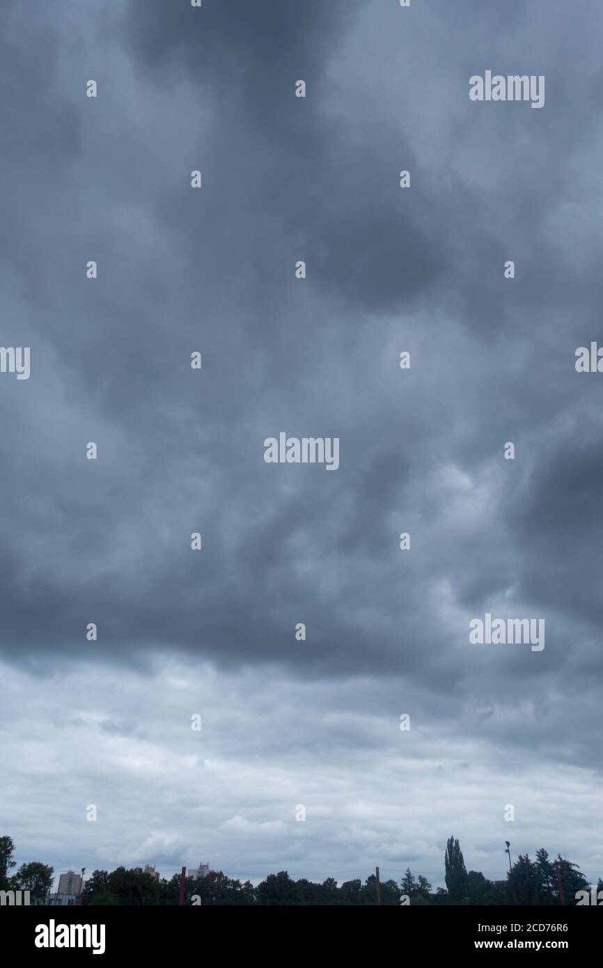 Dramatische Nimbostratus Wolken Himmel Stockfoto