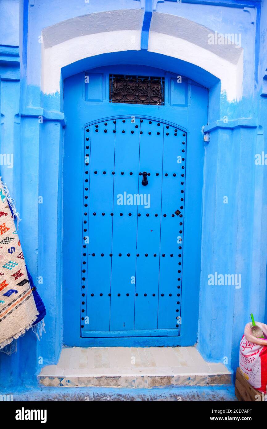 Türen in Chefchaouen Stockfoto