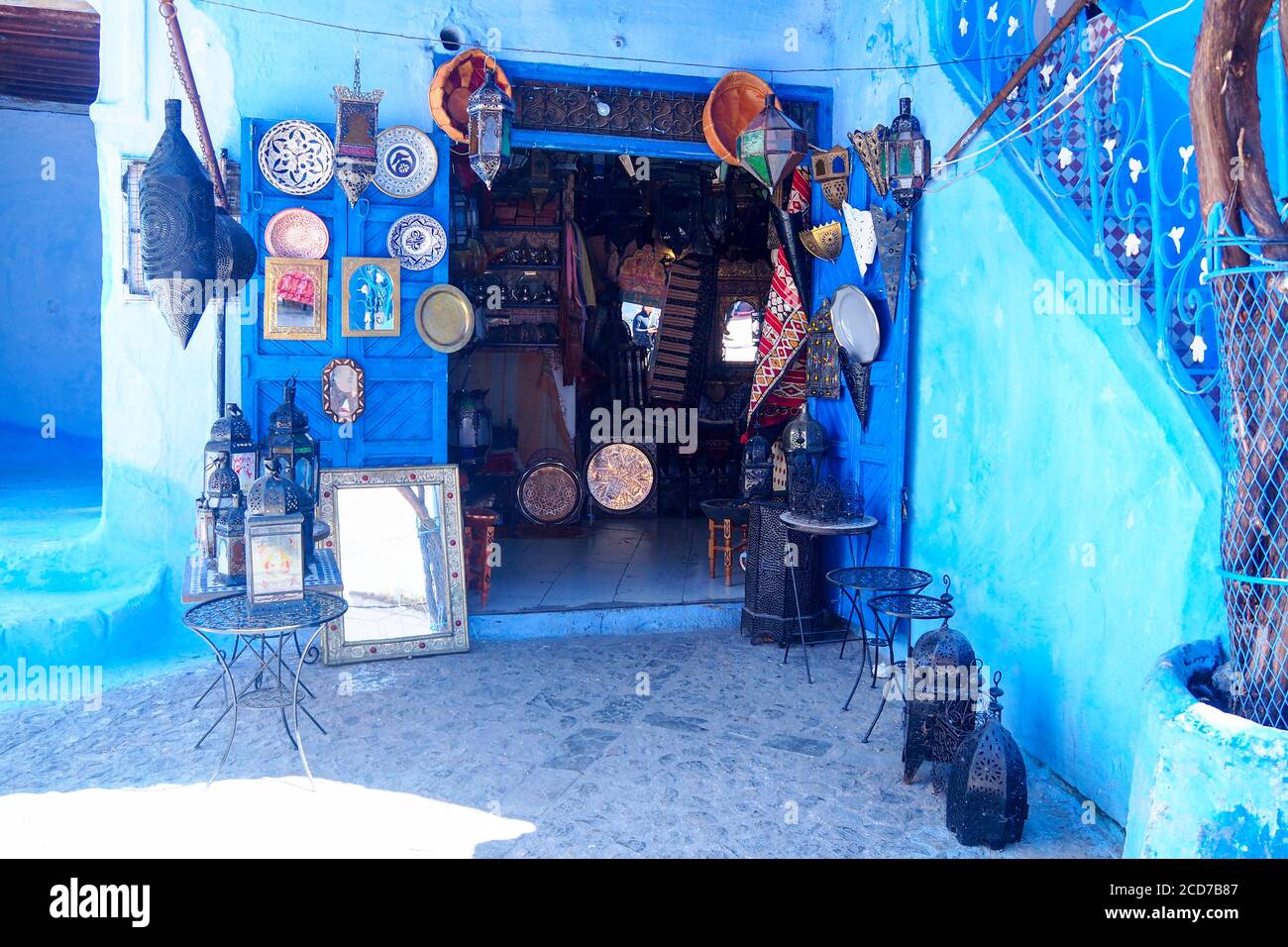 Geschäfte in Chefchaouen Stockfoto