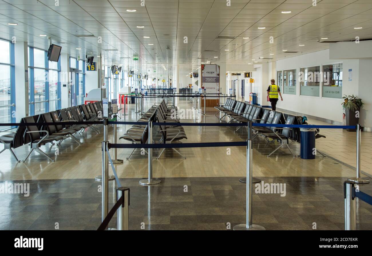 Abflugbereich, East Midlands Airport Großbritannien. Feiertag 2020 Stockfoto