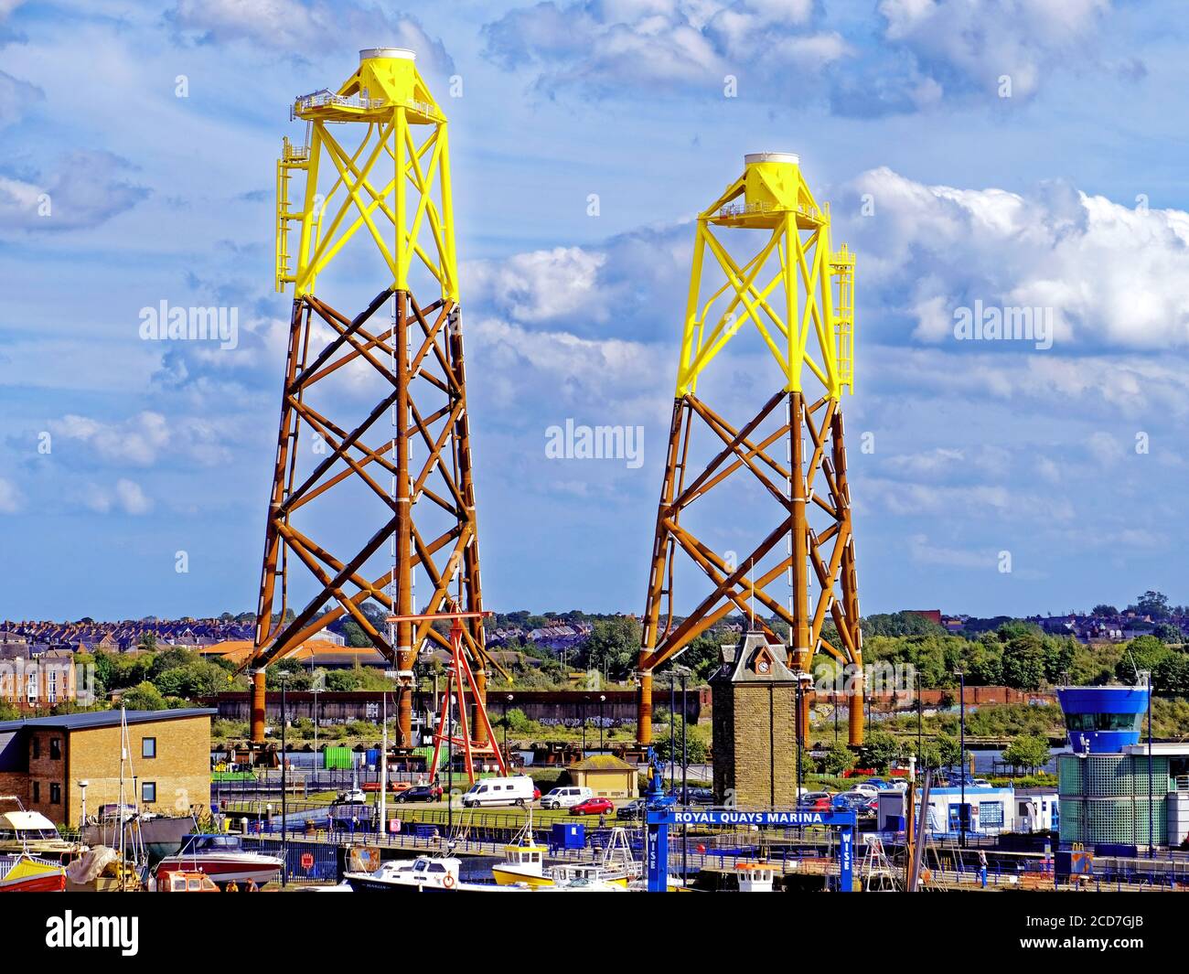 Neu fertiggestellte Windenergieanlagen von Smulders Howdon Tyneside Yard Tyne Und tragen Richtung Nigg Field Scotland Stockfoto