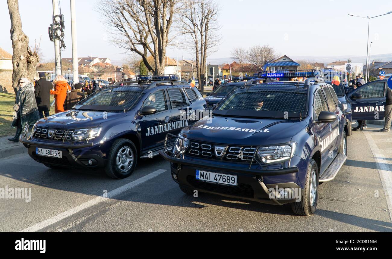 Alba Iulia, Rumänien - 01.12.2018: Rumänische Dacia-Fahrzeuge der Gendarmerie Stockfoto