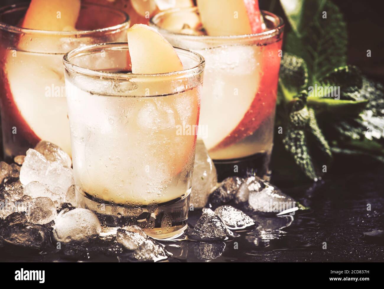 Pear Vodka Stockfotos Und Bilder Kaufen Alamy