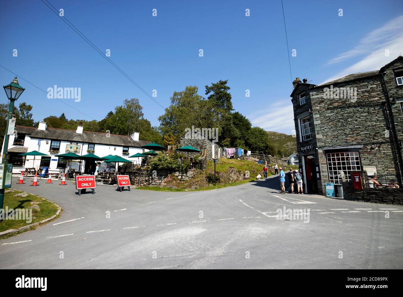 britannia Pub und Schiefer-Café im Dorf Elterwater Lake District england großbritannien Stockfoto