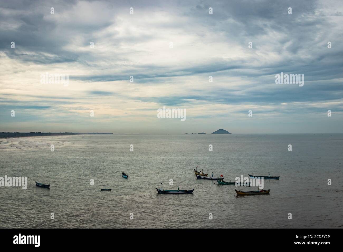 Fischerboote im Meer Luftaufnahmen am frühen Morgen Bild ist bei murdeshwar karnataka indien am frühen Morgen nehmen. Es ist die sehr heilige sowie zu Stockfoto