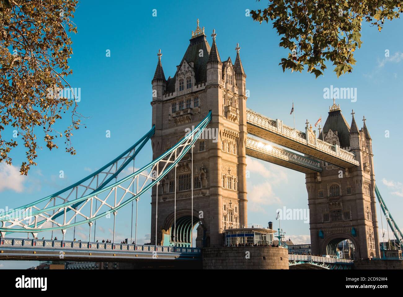 Wahrzeichen Londons - die Tower Bridge Stockfoto