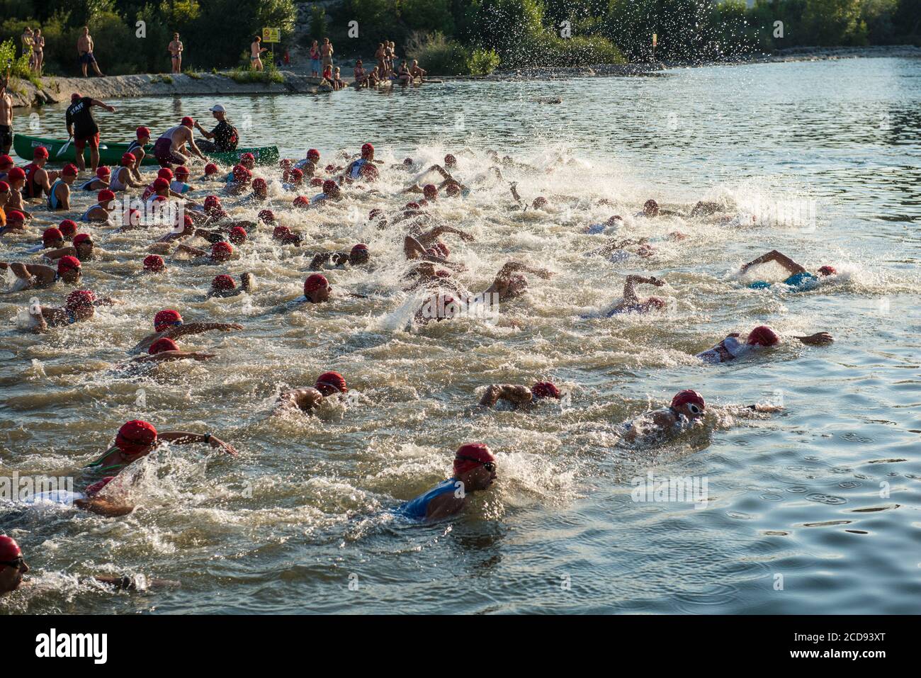 Frankreich, Ardeche, Saint Martin d'Ardeche, Triathlon der Gorges de l'Ardeche, Distanz S, Beginn des Schwimmens Stockfoto