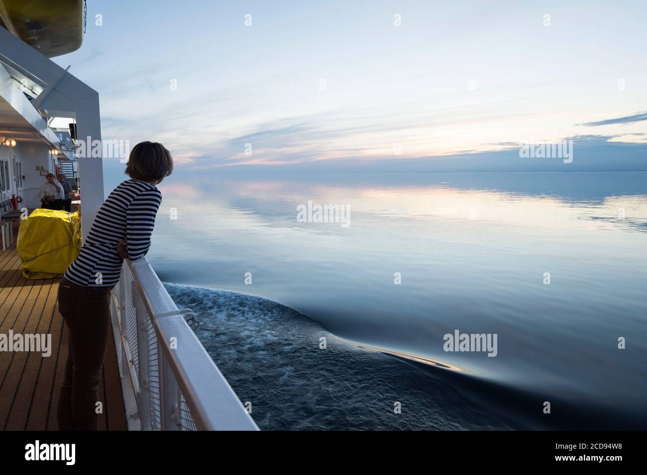 Kanada, Ontario, Toronto, Lake Ontario Kreuzfahrt auf Victory 2, Sonnenuntergang von Deck Stockfoto