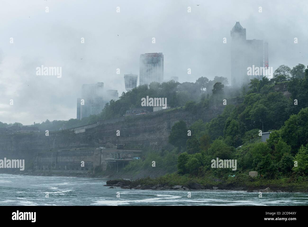 Kanada, Ontario, Niagarafälle, die Stadt im Nebel vor den Niagarafällen Stockfoto