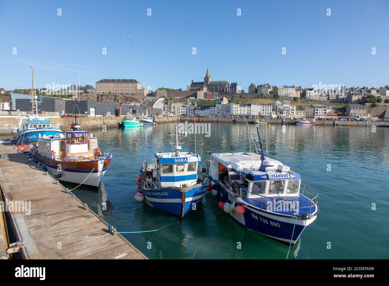 Frankreich, Manche, Cotentin, Granville, der Oberen Stadt, erbaut auf einem felsigen Landzunge auf der östlichsten Punkt der Mont Saint Michel Bucht, den Hafen und die Kathedrale Notre Dame du Lude Stockfoto