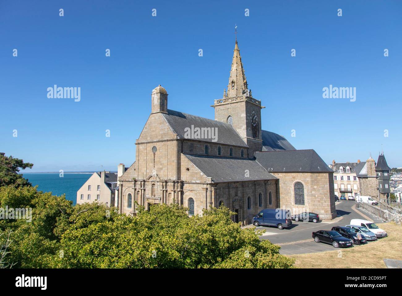 Frankreich, Manche, Cotentin, Granville, der Oberen Stadt, erbaut auf einem felsigen Landzunge auf der östlichsten Punkt der Mont Saint Michel Bucht, Notre Dame du Lude Kirche Stockfoto