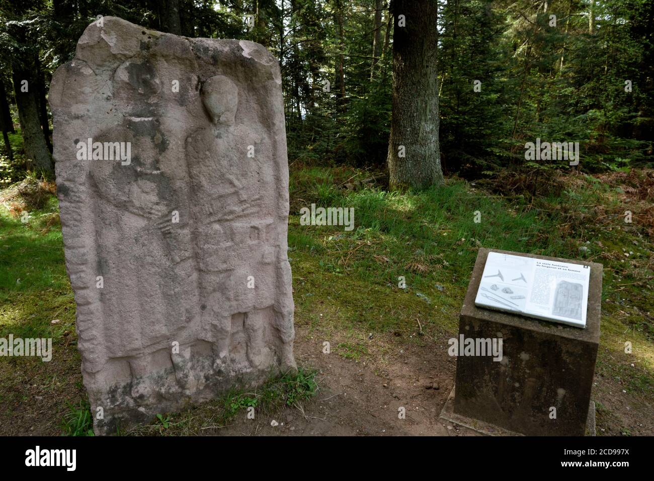 Frankreich, Vogesen, Saint die des Vosges, keltisches Lager der Bure, befestigte gallische und galloromanische Stätte, Grabstele, der Schmied und seine Frau Stockfoto