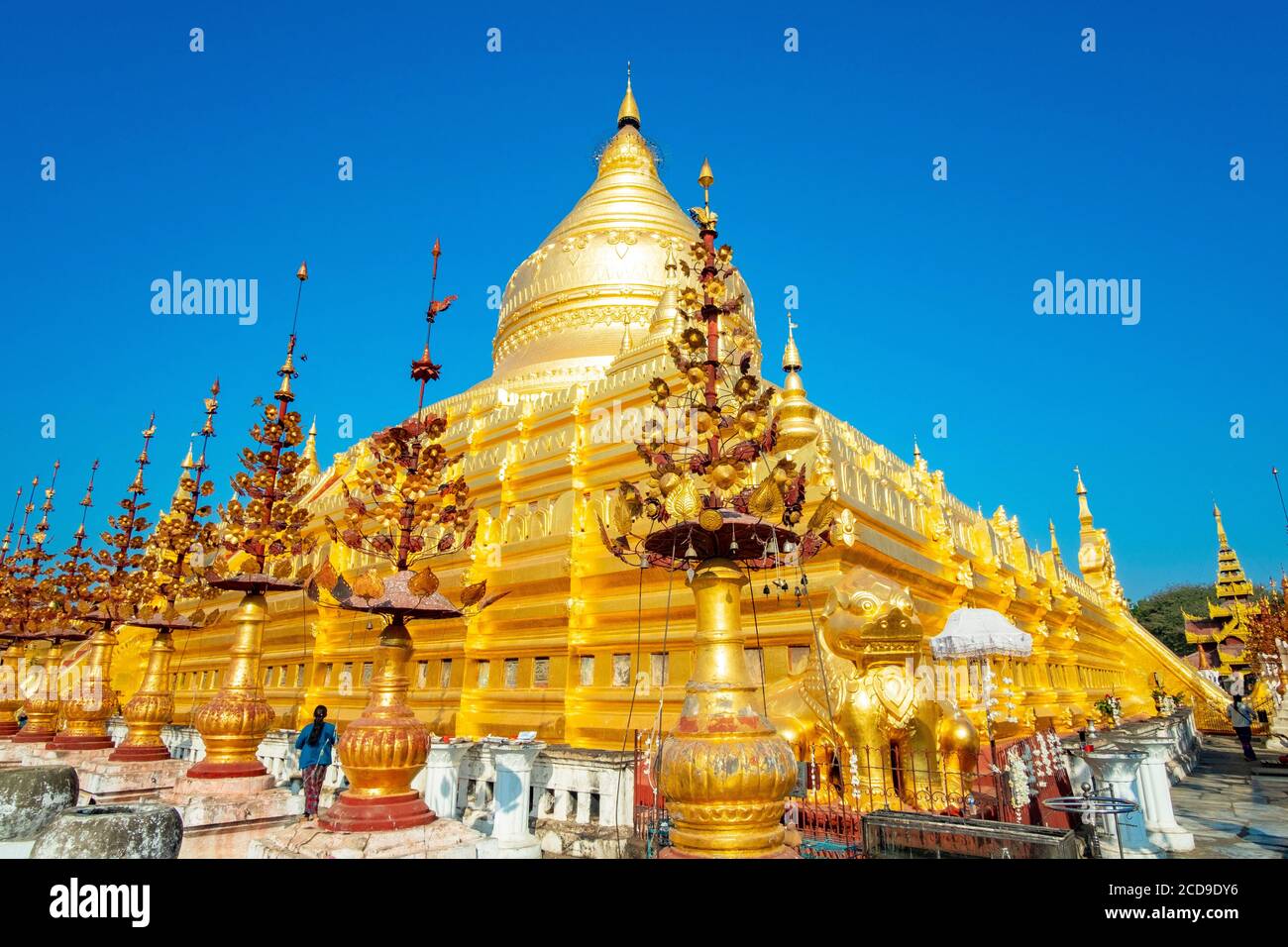 Myanmar (Burma), Mandalay Region, Bagan Buddhist Archaeological Site, Nyaung U, Shwezigon Pagode Stockfoto