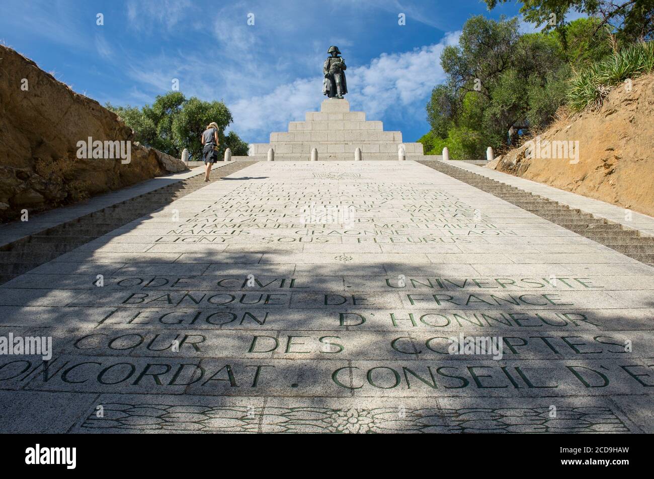 Frankreich, Corse du Sud, Ajaccio, Gedenkstätte Napoleon Bonaparte am oberen Ende der Straße von General Leclerc ist die Liste seiner Errungenschaften zwischen den Treppen eingraviert Stockfoto